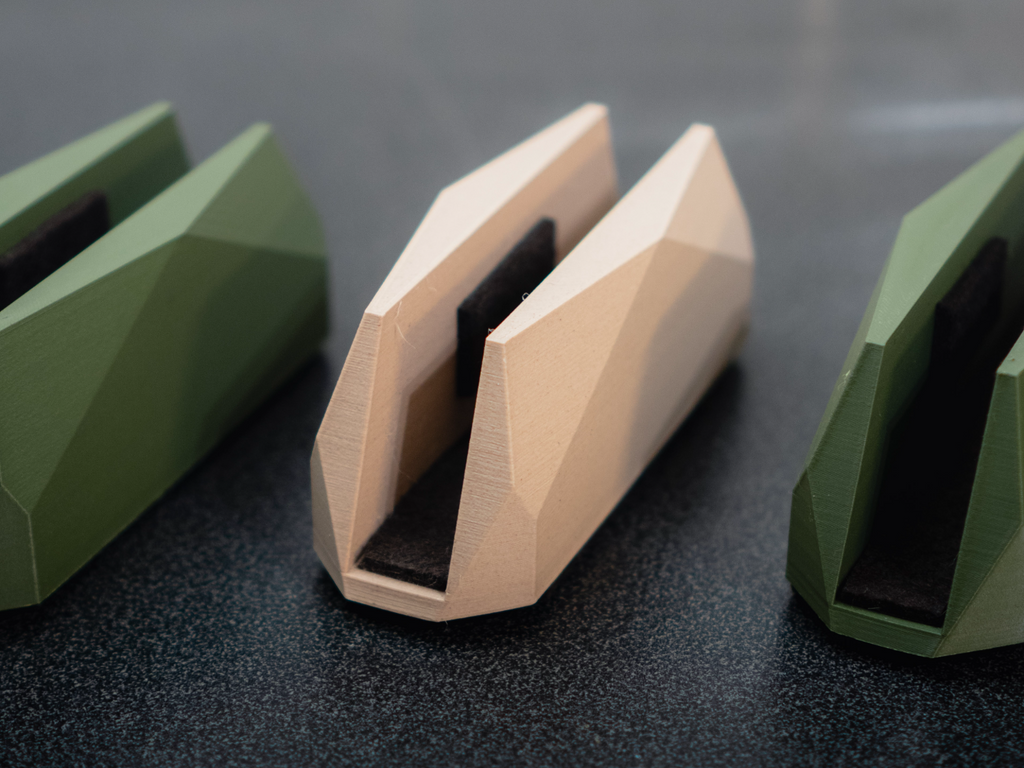 Compact Laptop Holder – 3D Printed Portable Workstation Stand