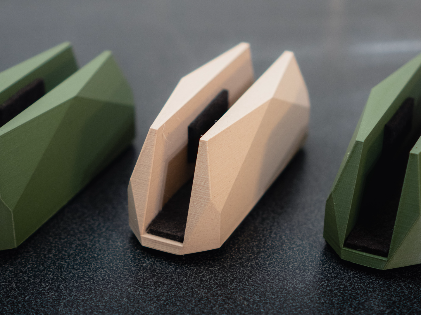 Compact Laptop Holder – 3D Printed Portable Workstation Stand