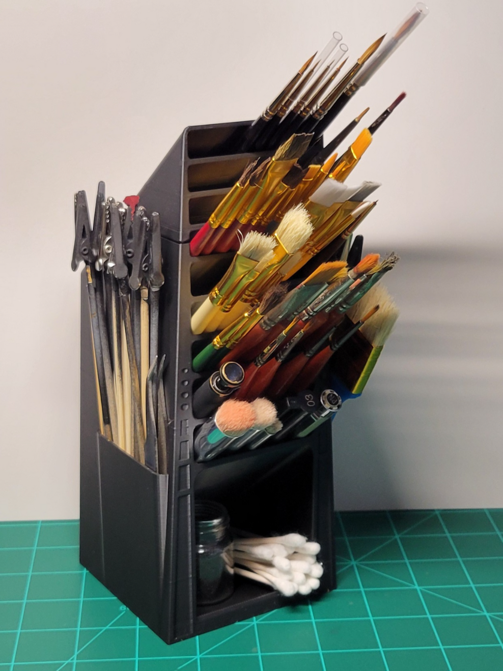 Premium Painting Brush Organiser – 3D Printed Multi-Brush Stand