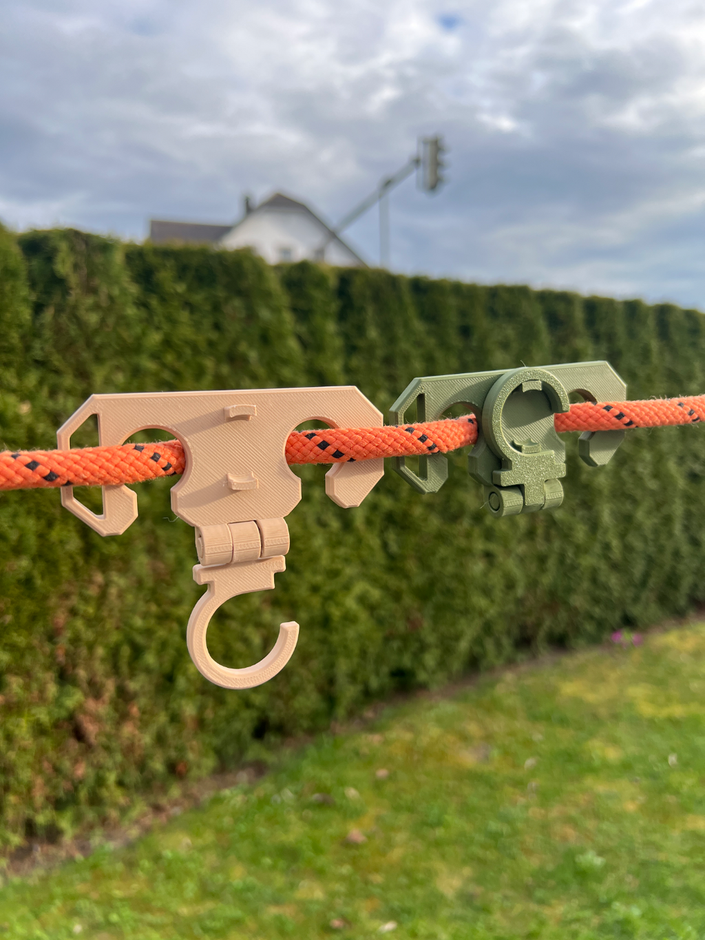 3D printed Foldable rope hook by FOFUS