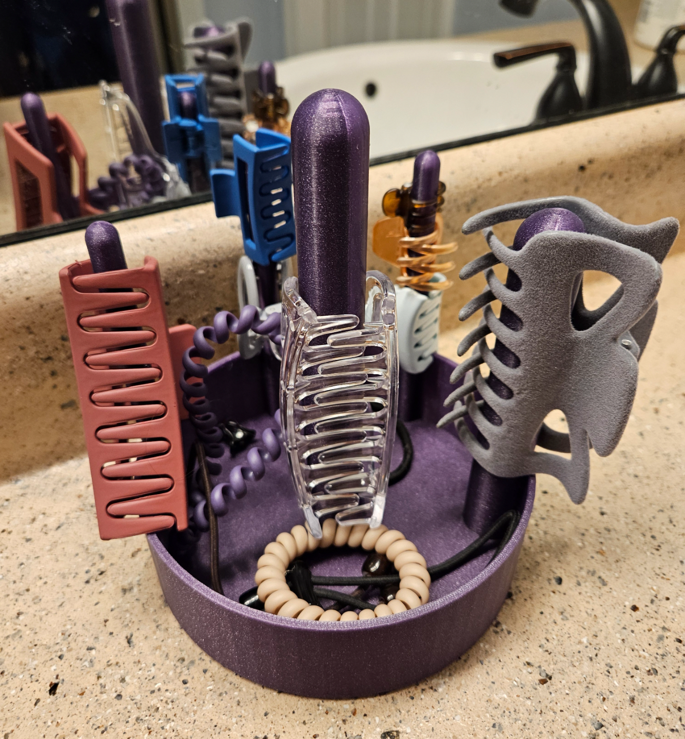 3D printed Hair clip holder by FOFUS
