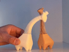 Springy Cute Giraffe Wobbly Figurine – 3D Printed Bouncy Desk Toy