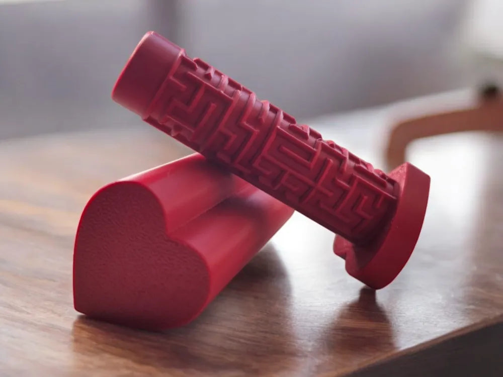 Valentine’s Labyrinth Box – Romantic Maze Puzzle Box with Love Message | Gift for Couples & Geocaching Fans