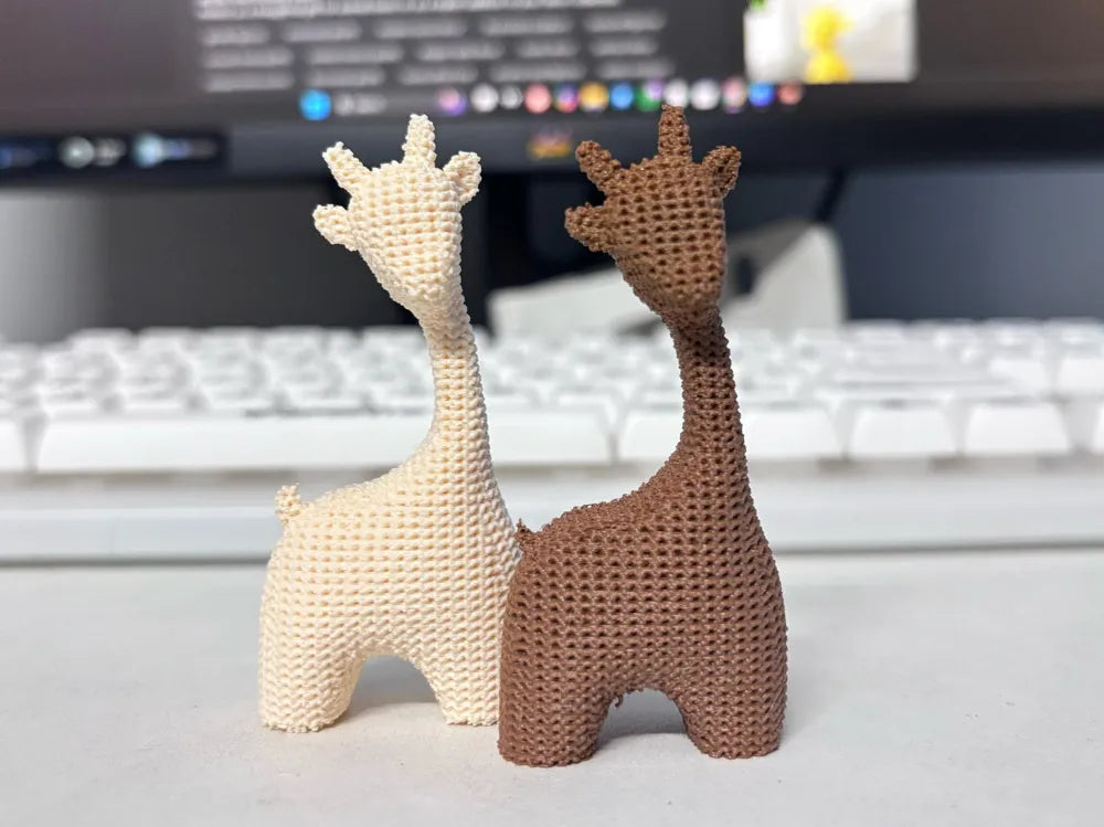 Minimalist Giraffe Figurine – 3D Printed Elegant Wildlife Sculpture
