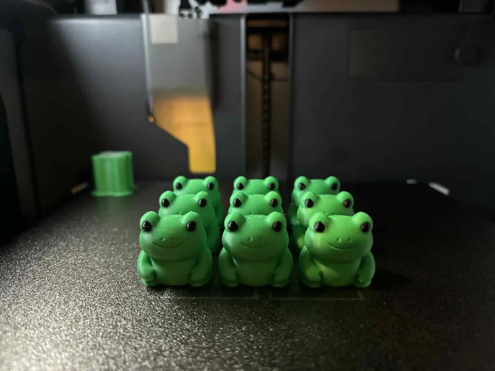 3D printed Miniatiure Frogs by FOFUS