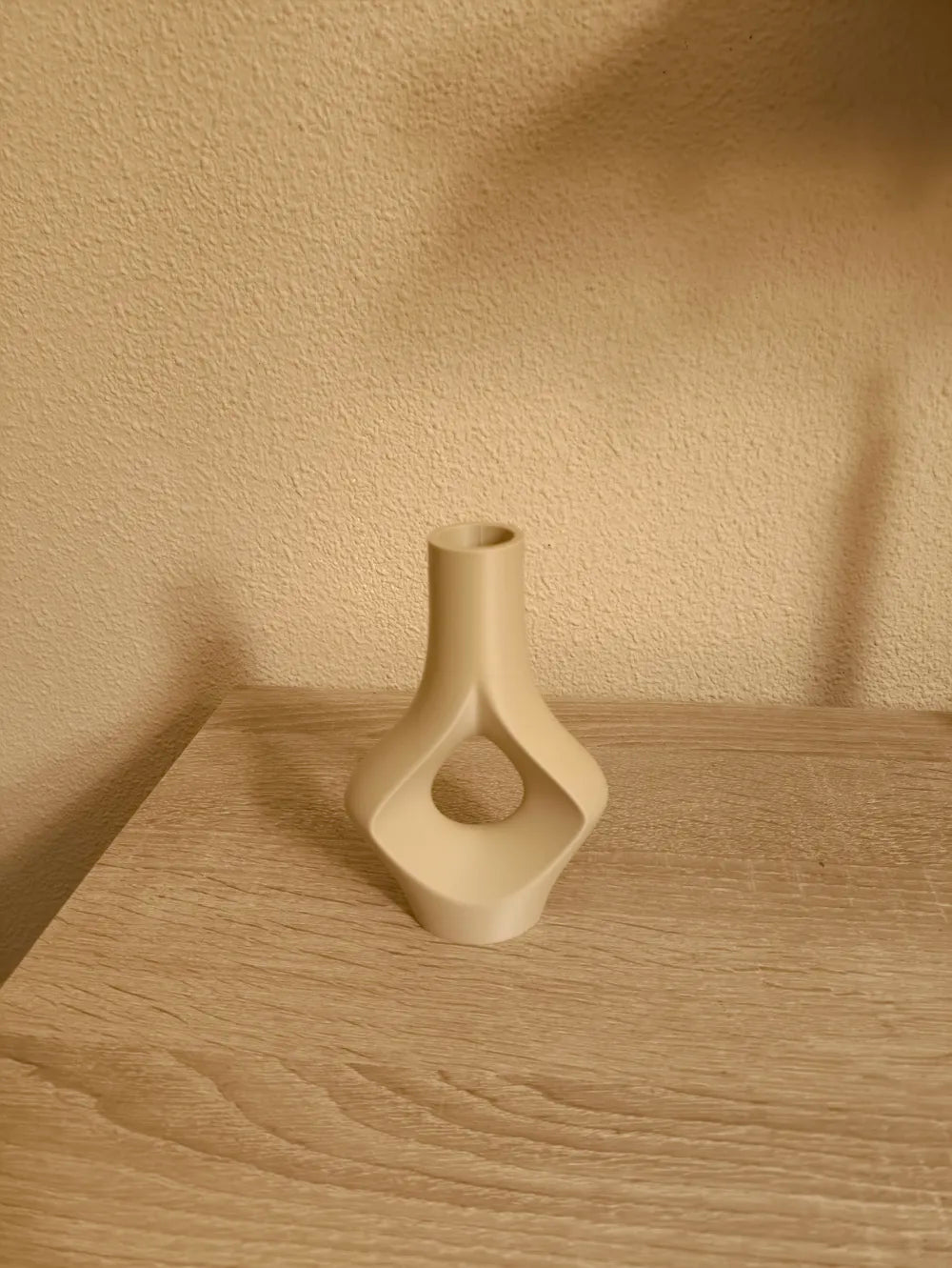 Modern Decorative Vase – 3D Printed Clean Line Contemporary Vase
