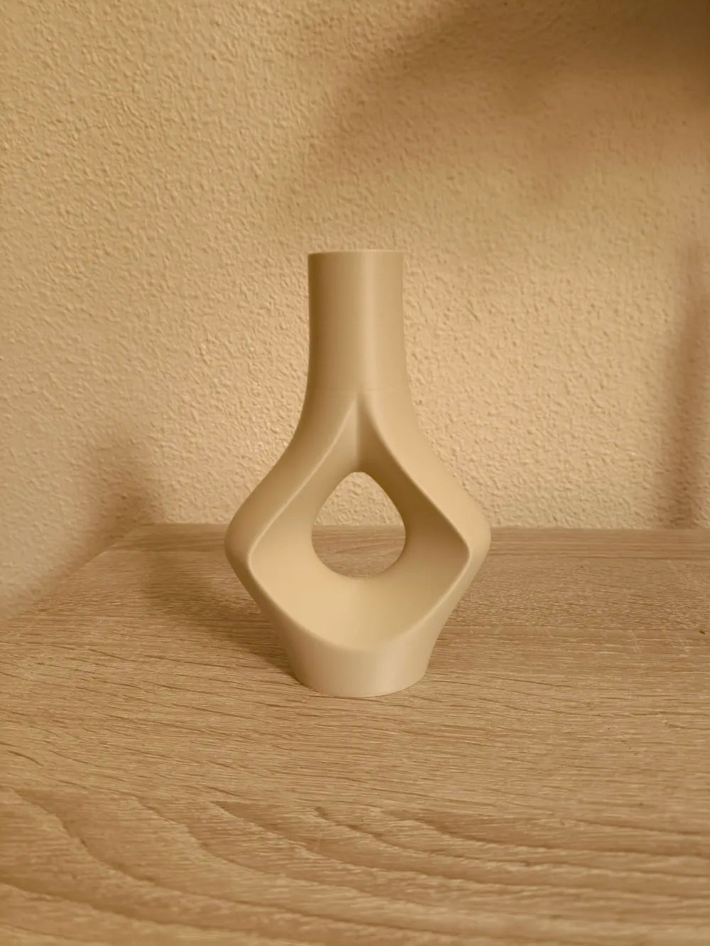 Modern Decorative Vase – 3D Printed Clean Line Contemporary Vase