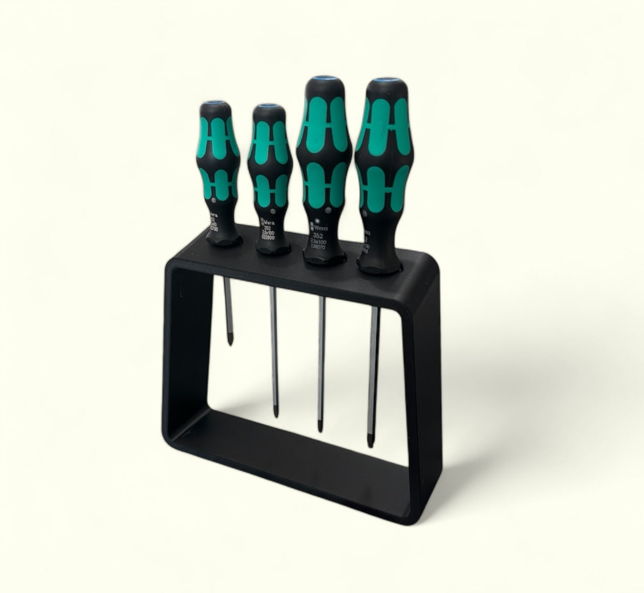 3D printed Screw holding stand by FOFUS
