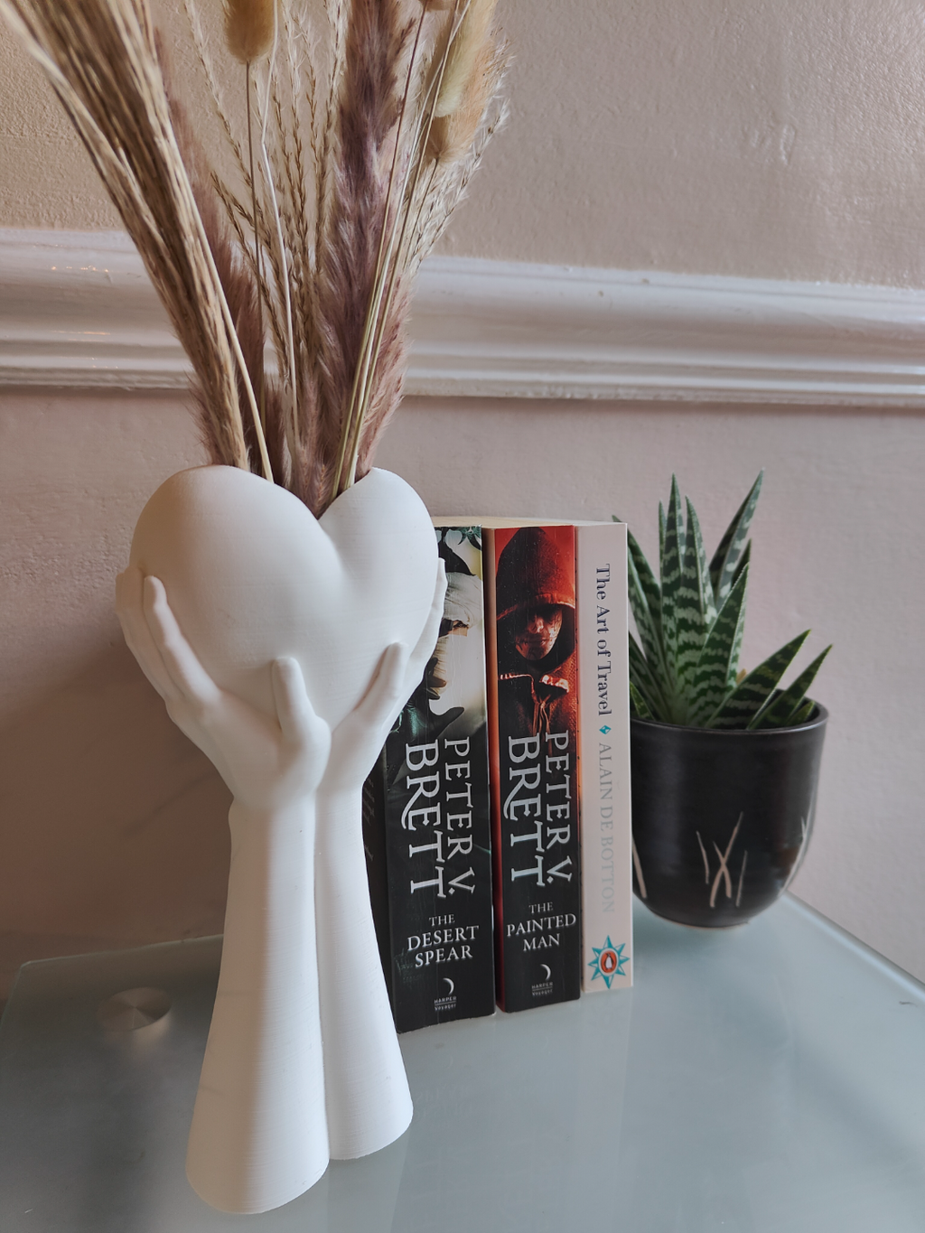 Hands Holding Heart Vase – Valentine’s Day Dried Flower Decor