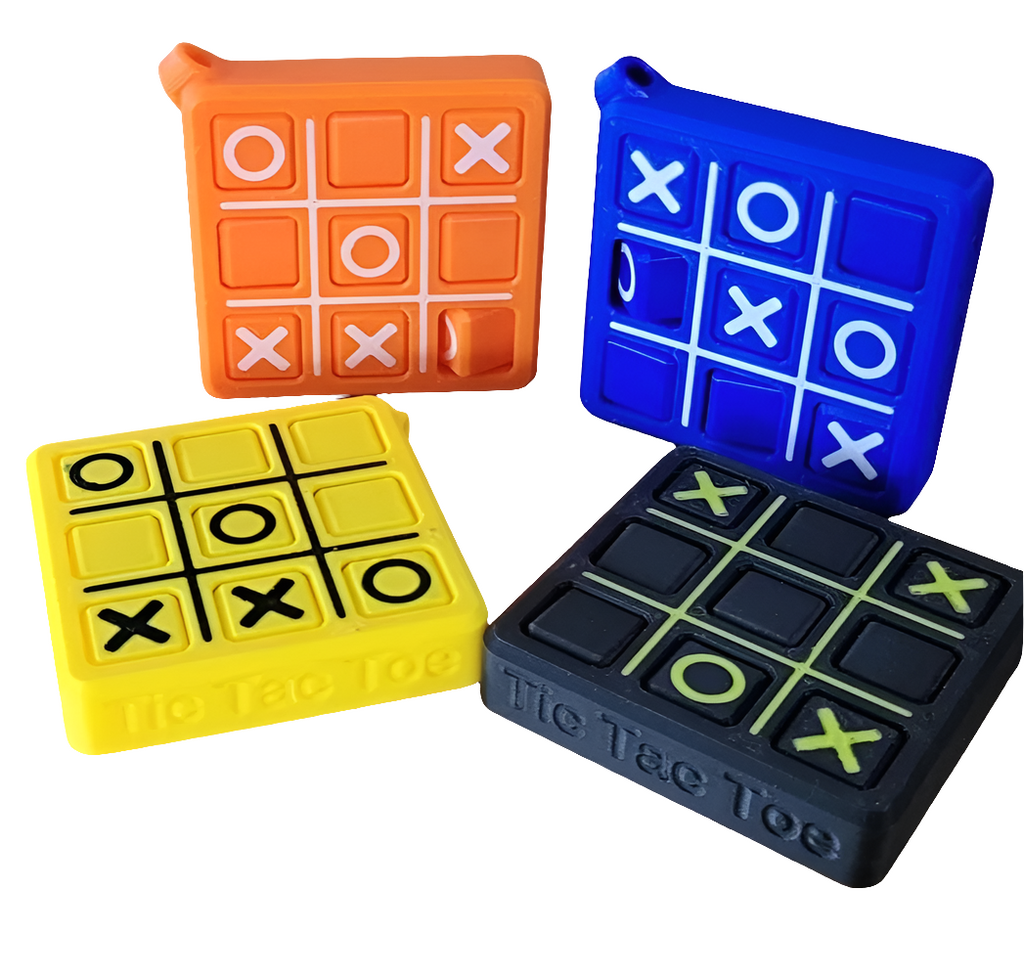 Tic tac toe keychain