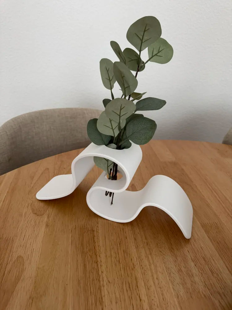 Minimal Wave Dry Flower Holder