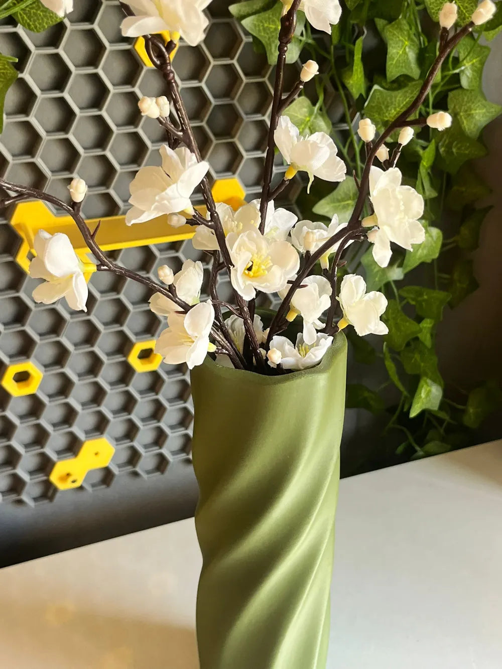 Wavy Minimalist Vase – 3D Printed Organic Curve Sculptural Vase